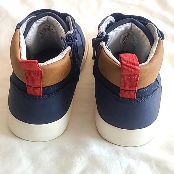 💙Boys boots, size 2, Cat & Jack💙 - Picture 3 of 5